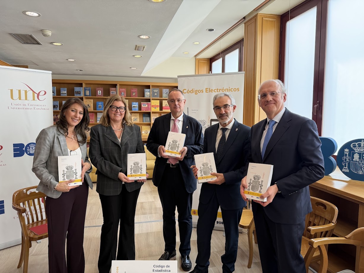 De izquierda a derecha, Yolanda Gómez, Elena Manzanera, Manuel Tuero, José María Caballero y Juan Antonio Gil